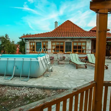 Vila Seosko Turisticko Domacinstvo Radivojevic Cacak